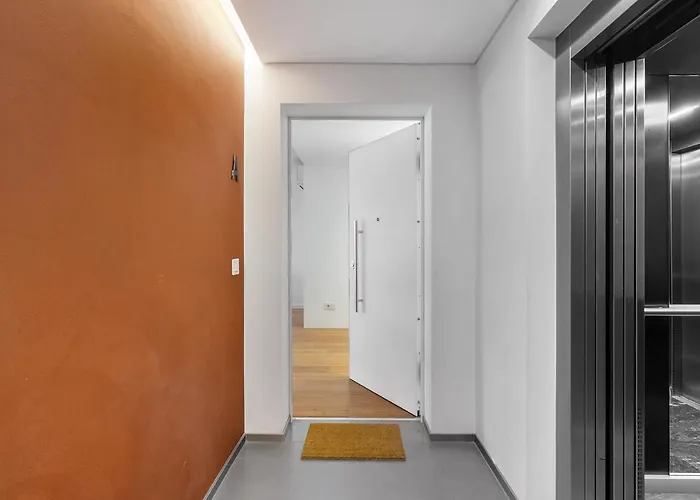 Whome Urban Retreat W/parking, Elevator & Ac By Benfica Stadium アパート