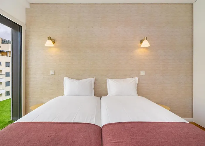 Whome Urban Retreat W/parking, Elevator & Ac By Benfica Stadium アパート