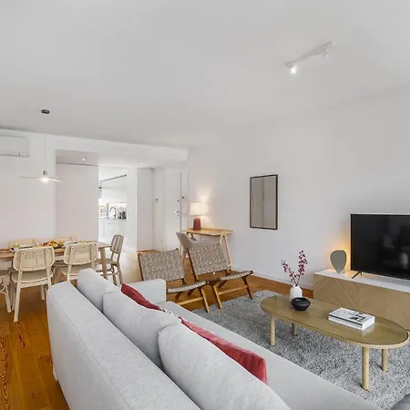 公寓 Whome Urban Retreat W/parking, Elevator & Ac By Benfica Stadium *