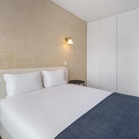 Whome Urban Retreat W/parking, Elevator & Ac By Benfica Stadium 리스본