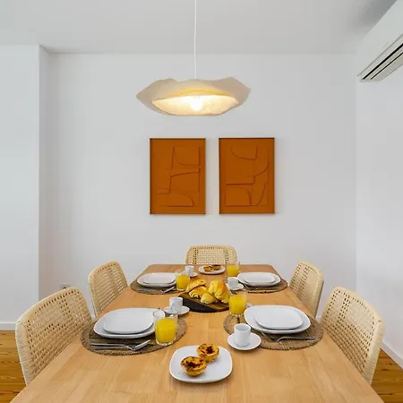 Whome Urban Retreat W/parking, Elevator & Ac By Benfica Stadium 아파트 *