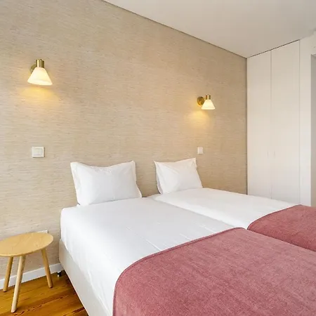 Whome Urban Retreat W/parking, Elevator & Ac By Benfica Stadium 아파트