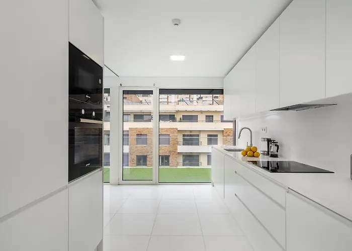 Whome Urban Retreat W/parking, Elevator & Ac By Benfica Stadium *