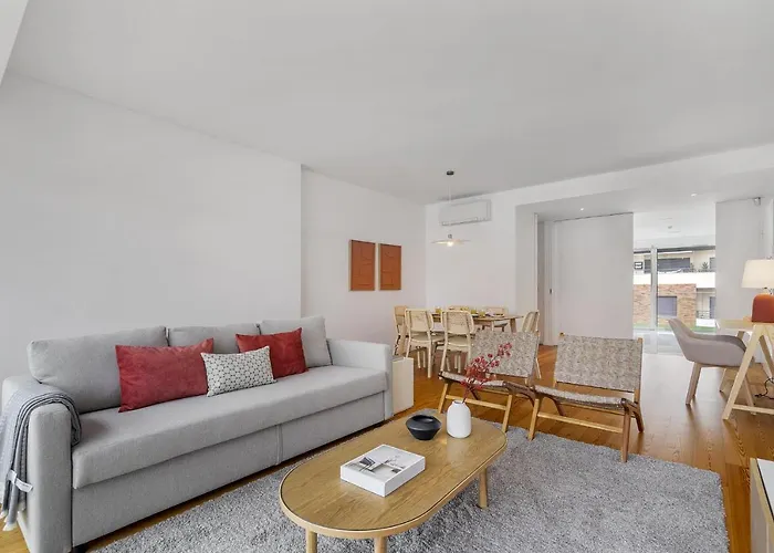 Whome Urban Retreat W/parking, Elevator & Ac By Benfica Stadium