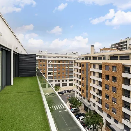 Apartment Whome Urban Retreat W/parking, Elevator & Ac By Benfica Stadium *