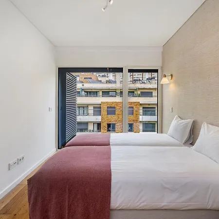 Apartment Whome Urban Retreat W/parking, Elevator & Ac By Benfica Stadium