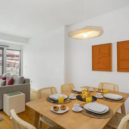 Whome Urban Retreat W/parking, Elevator & Ac By Benfica Stadium Apartment